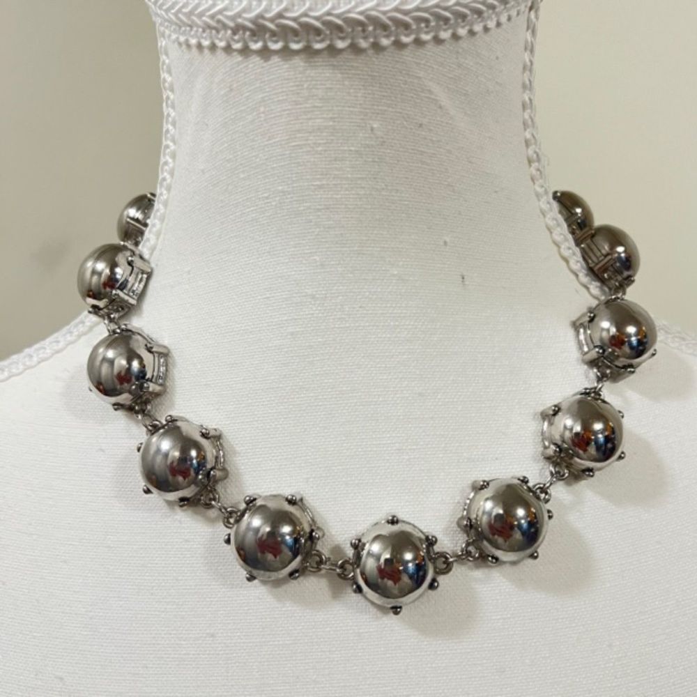 EL Erica Lyons Silver Tone Metallic Lobster Claw Clasp 16 Inch Choker Necklace